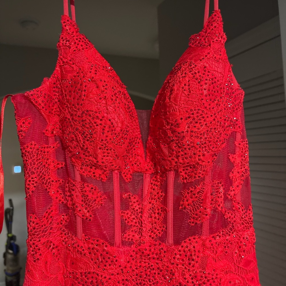 Elegant Red Lace Evening Gown